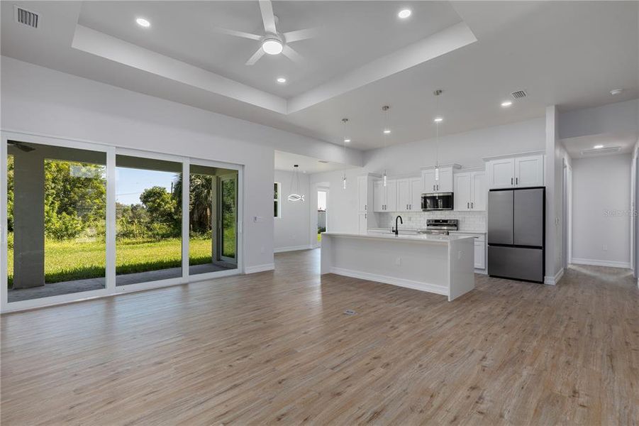 Spacious, unfurnished interior of a new home in , Cape Coral (Image 13).