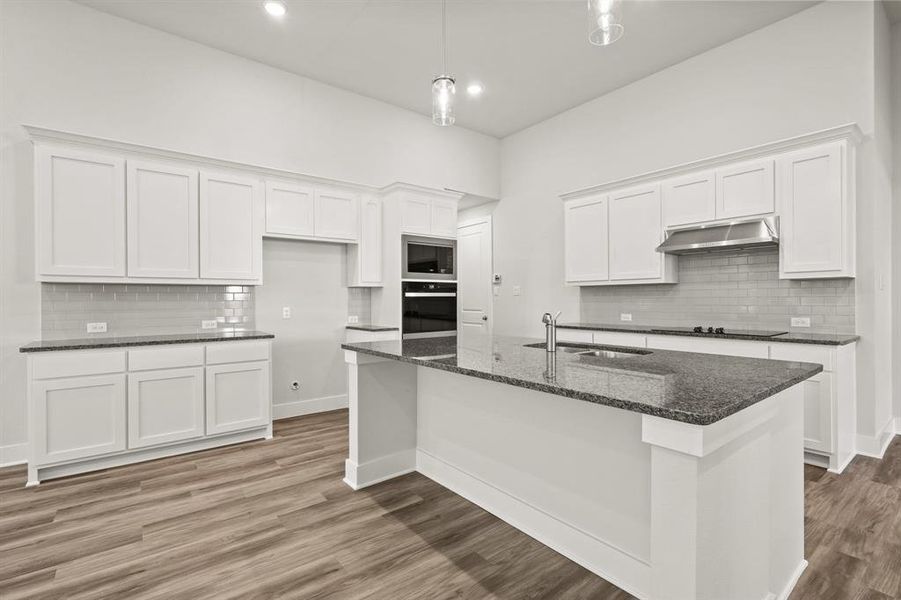 Furnished interior view inside a new home in Lyons Crest Estates, Garland (Image 8). Furnished interior view inside a new home in Lyons Crest Estates, Garland (Image 8).