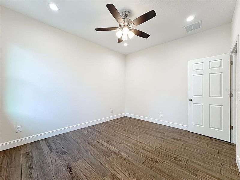 Spacious, unfurnished interior of a new home in , Orlando (Image 50).