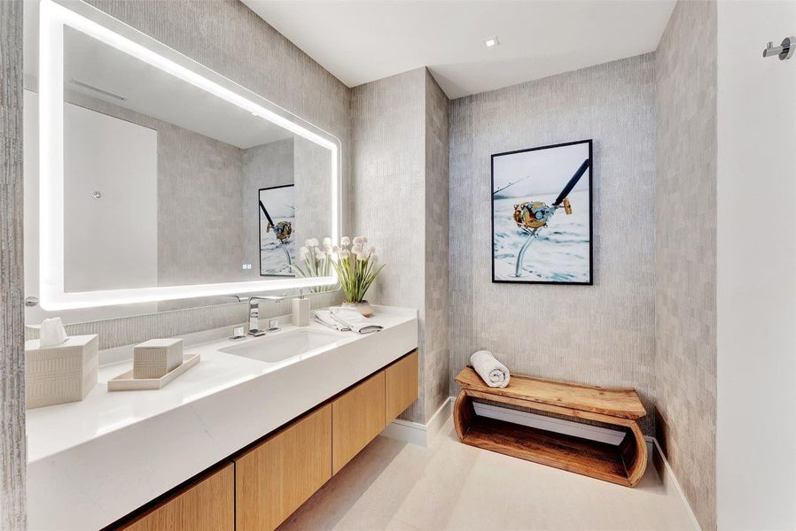 Whispering Sea Pearl Suite Bathroom