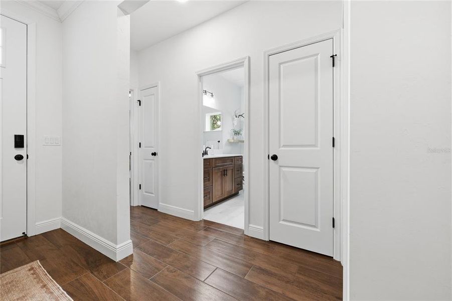 Spacious, unfurnished interior of a new home in , Gainesville (Image 25).