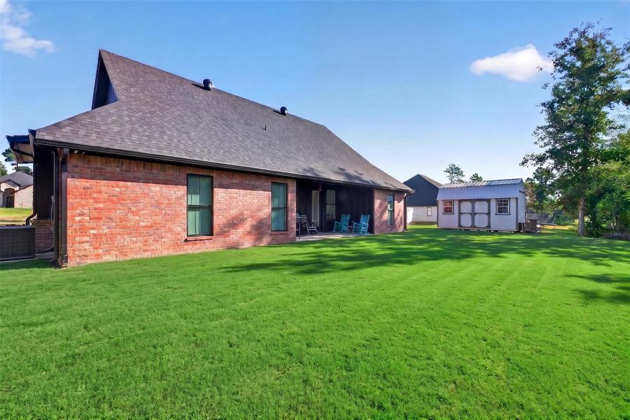 Exterior details and patio area of a home in , Kilgore (Image 30).