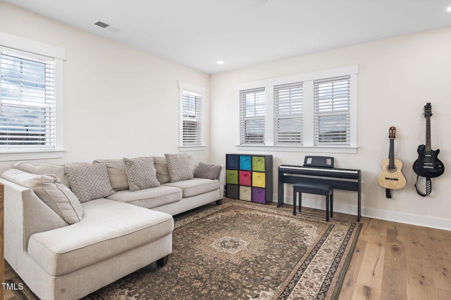 26-web-or-mls-225 Holding Dairy-213