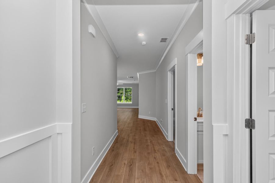 Spacious, unfurnished interior of a new home in Highland Bluff, Aiken (Image 13).