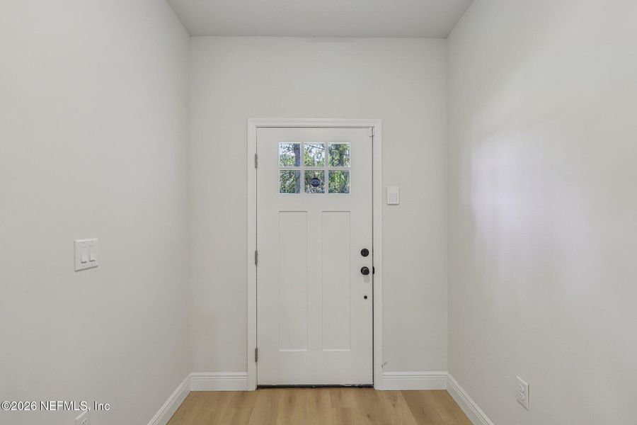 Spacious, unfurnished interior of a new home in , Jacksonville (Image 24).