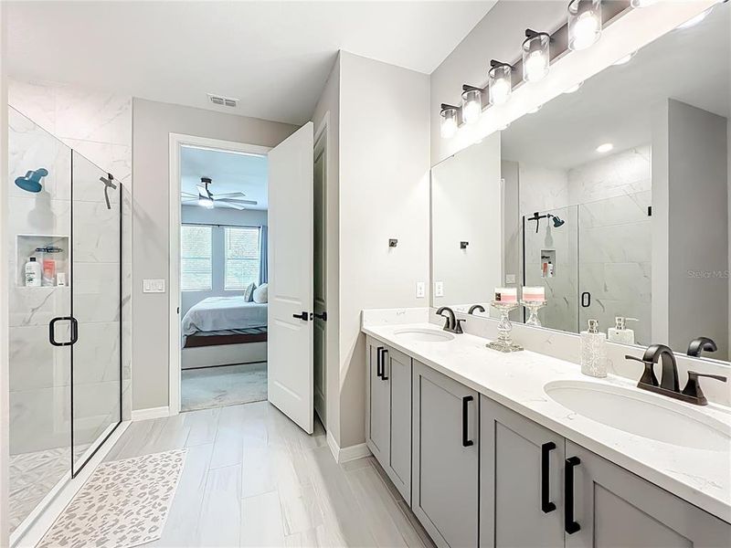 Furnished interior view inside a new home in , Clermont (Image 6).