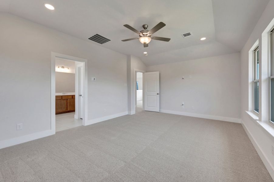 Spacious, unfurnished interior of a new home in Treeline, Justin (Image 47). Spacious, unfurnished interior of a new home in Treeline, Justin (Image 47).