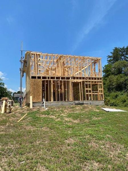 Image 8 of a home in Hempstead.