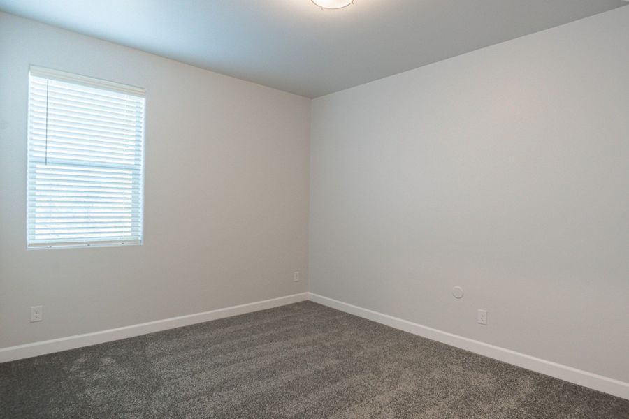 Spacious, unfurnished interior of a new home in Paseo Del Este, El Paso (Image 28).