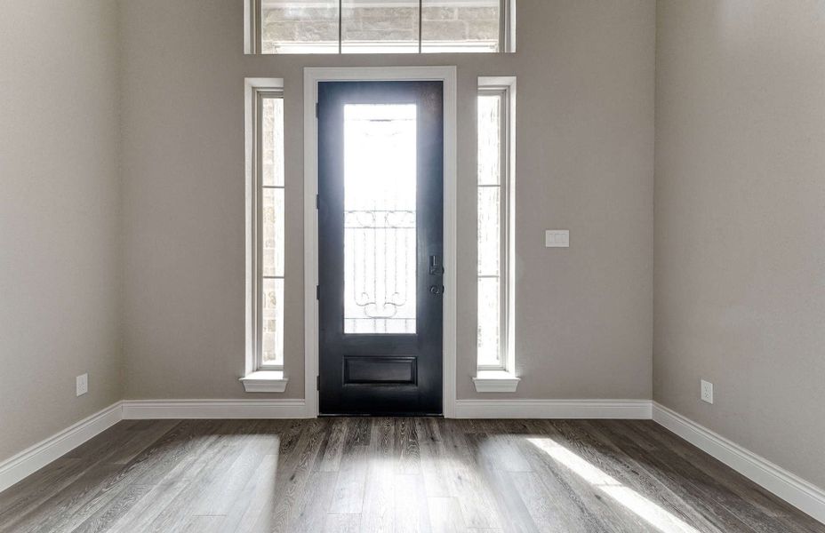 Spacious, unfurnished interior of a new home in Bridgeland 60′, Cypress (Image 16).