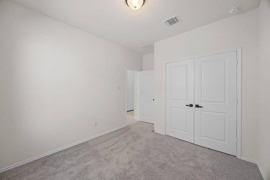 Spacious, unfurnished interior of a new home in Mustang Valley, Manor (Image 12).
