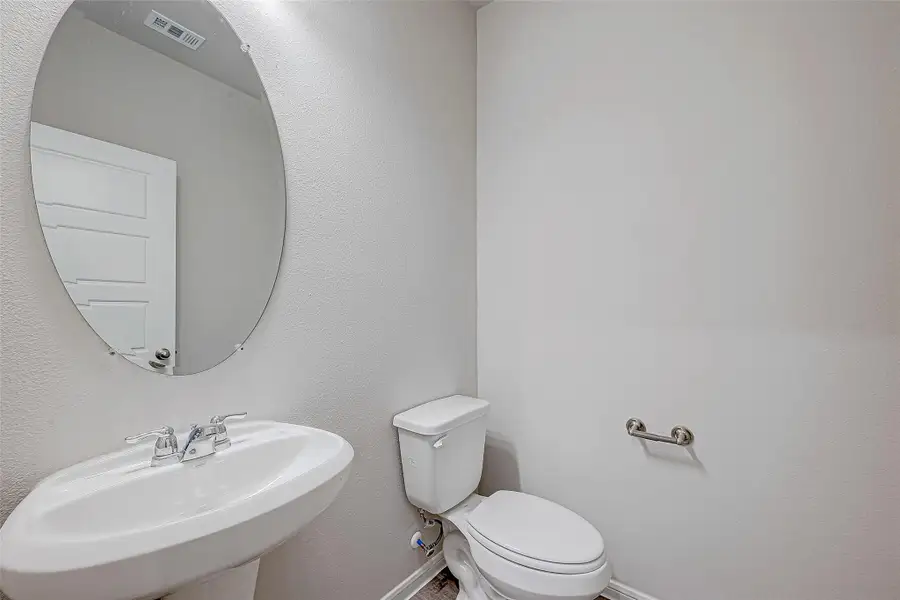 Furnished interior view inside a new home in Woodland Lakes, Houston (Image 8). Furnished interior view inside a new home in Woodland Lakes, Houston (Image 8).