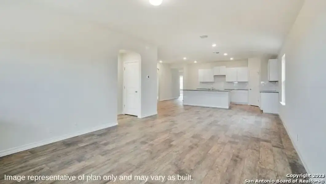 Spacious, unfurnished interior of a new home in Steele Creek, Cibolo (Image 18).