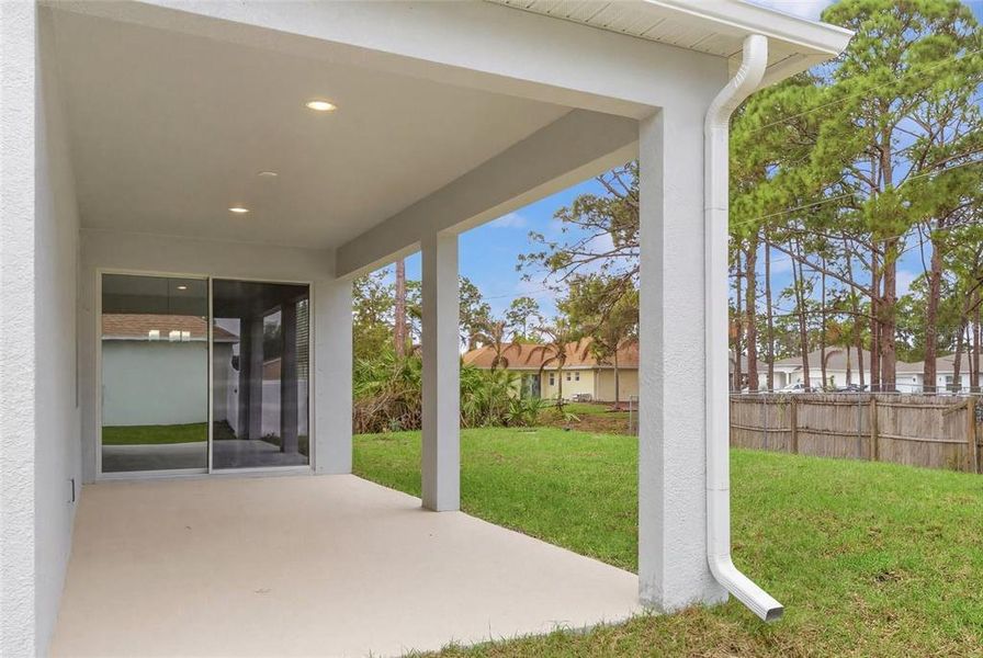 Exterior details and patio area of a home in , Palm Bay (Image 25).