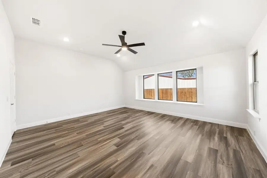 Spacious, unfurnished interior of a new home in , Venus (Image 12). Spacious, unfurnished interior of a new home in , Venus (Image 12).