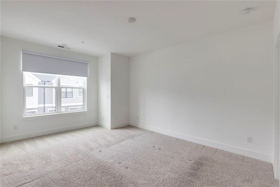 Image 50 of a home in Ashbury.