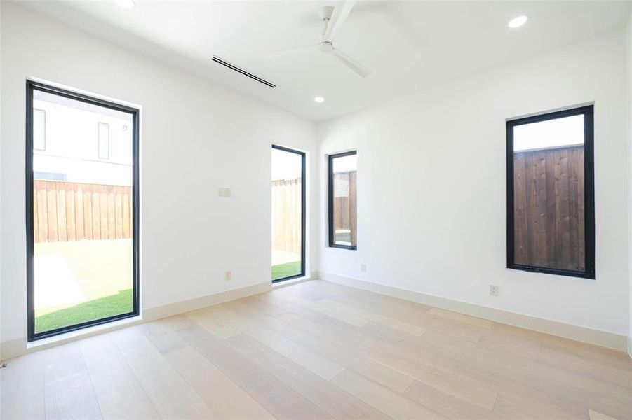 Spacious, unfurnished interior of a new home in , Dallas (Image 22).