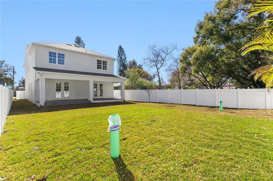 Exterior details and patio area of a home in , Tampa (Image 14).
