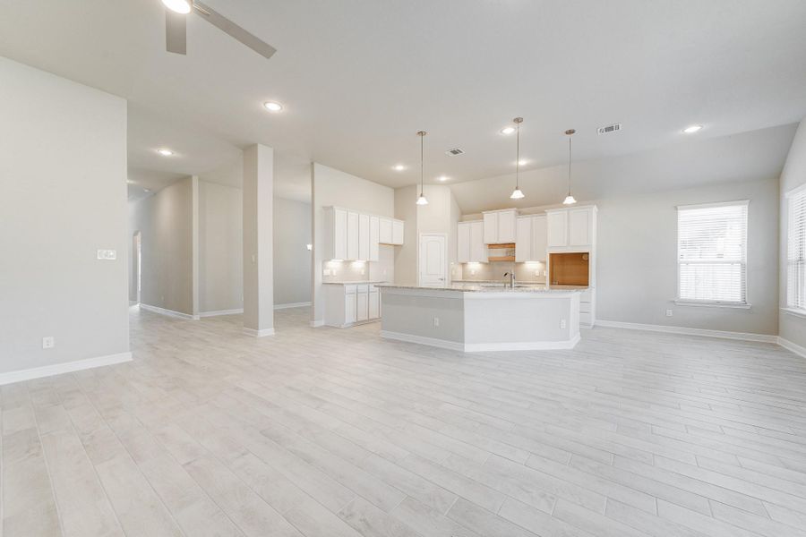 Spacious, unfurnished interior of a new home in Barton Creek Ranch, Conroe (Image 3). Spacious, unfurnished interior of a new home in Barton Creek Ranch, Conroe (Image 3).