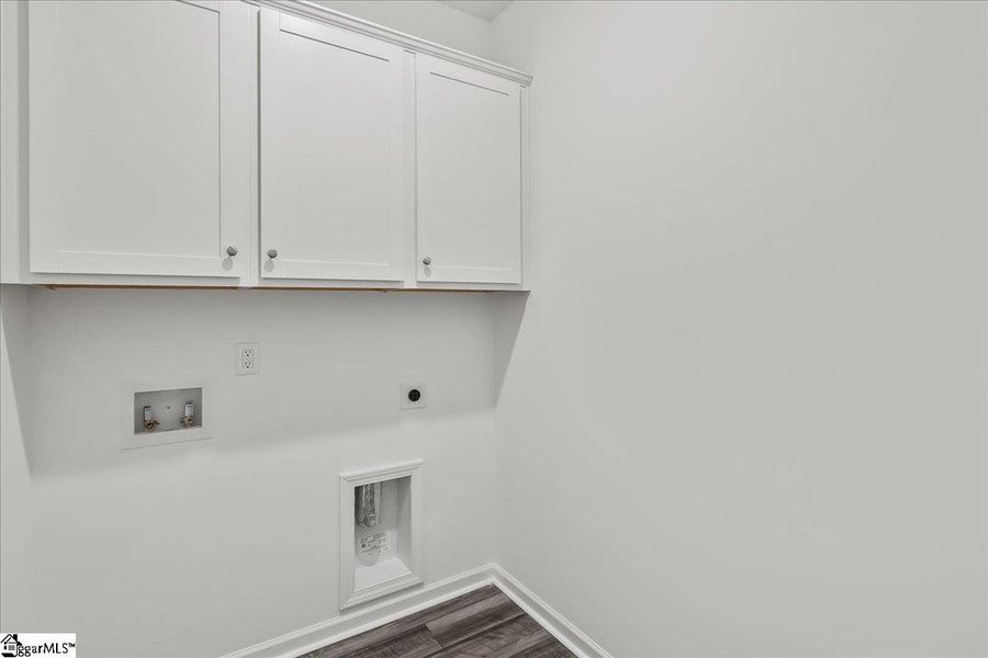Spacious, unfurnished interior of a new home in Hazelwood, Boiling Springs (Image 19).