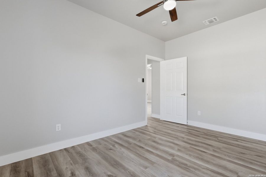 Spacious, unfurnished interior of a new home in , San Antonio (Image 11).