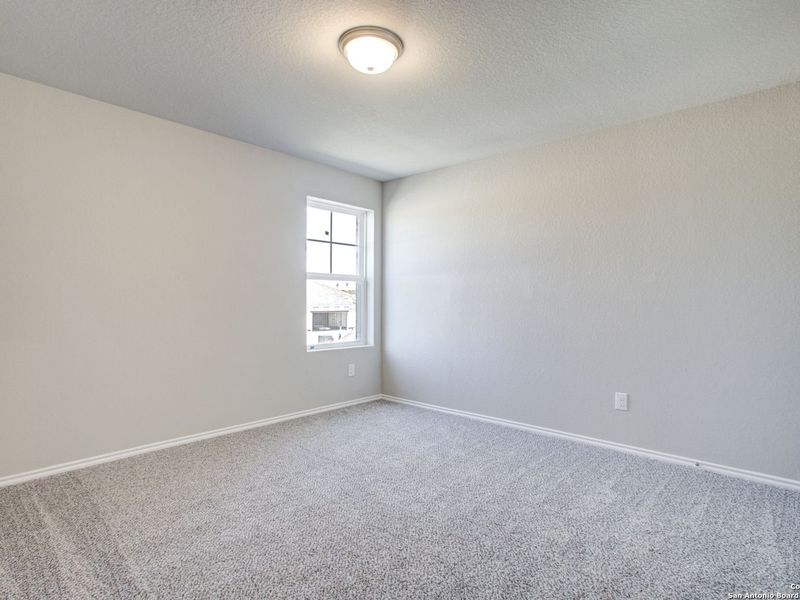 Spacious, unfurnished interior of a new home in Comanche Ridge, San Antonio (Image 29).