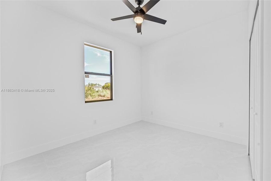 Spacious, unfurnished interior of a new home in , Lehigh Acres (Image 19).