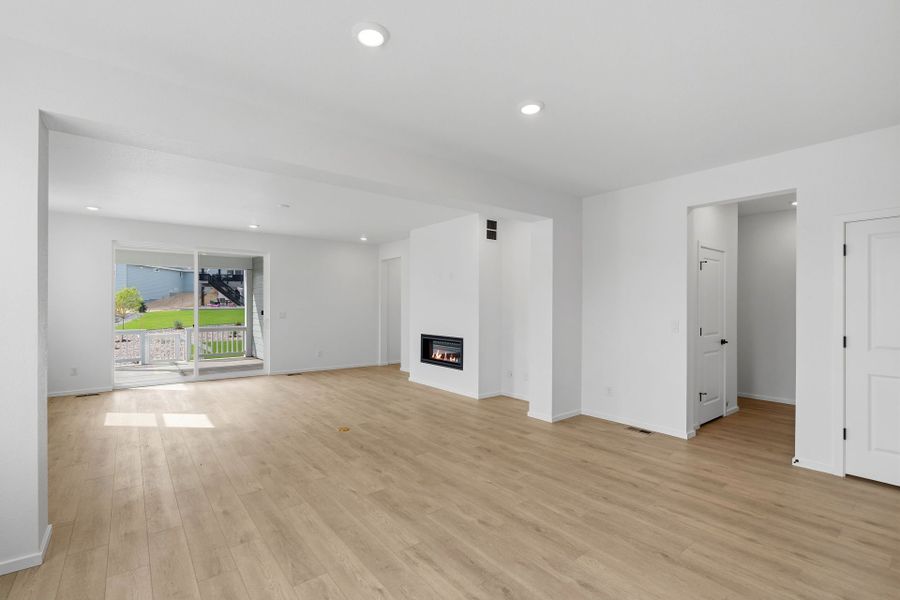 Spacious, unfurnished interior of a new home in Independence, Elizabeth (Image 35).