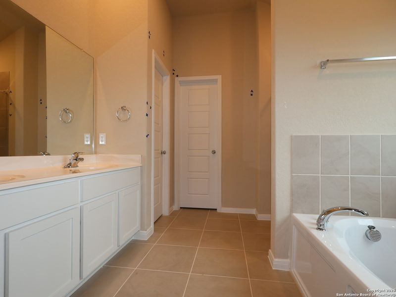 Furnished interior view inside a new home in Winding Brook, San Antonio (Image 6).