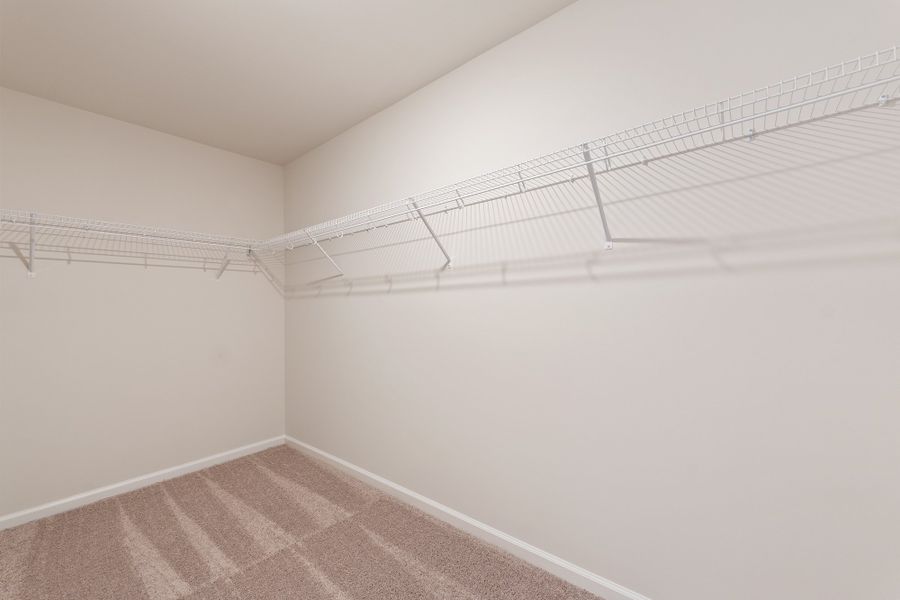 Spacious, unfurnished interior of a new home in Richmond Hill, Inman (Image 20).