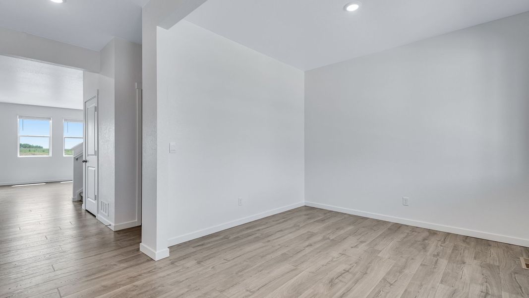 Spacious, unfurnished interior of a new home in Silver Peaks, Lochbuie (Image 17). Spacious, unfurnished interior of a new home in Silver Peaks, Lochbuie (Image 17).