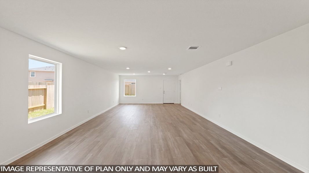 Spacious, unfurnished interior of a new home in Lexington Heights, Willis (Image 15).