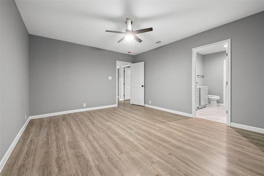 Spacious, unfurnished interior of a new home in , Fort Worth (Image 17).