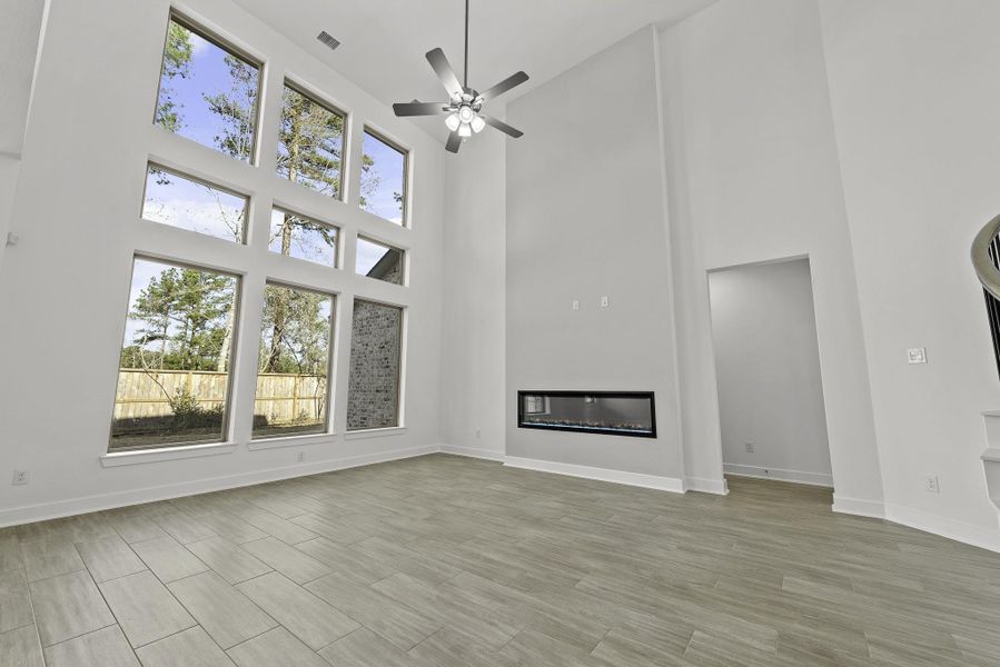 Representative image. Features, specifications, selections and colors may vary.