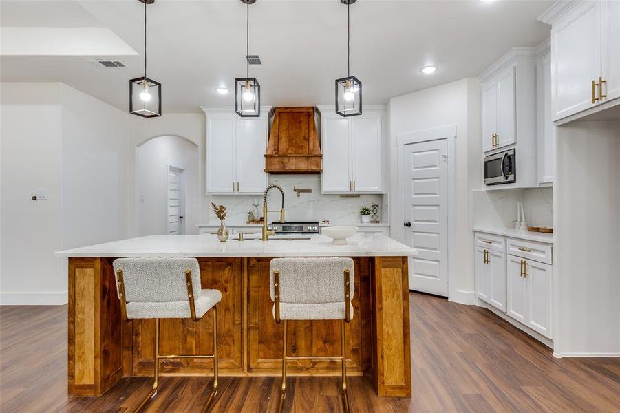 Furnished interior view inside a new home in , Fort Worth (Image 12).