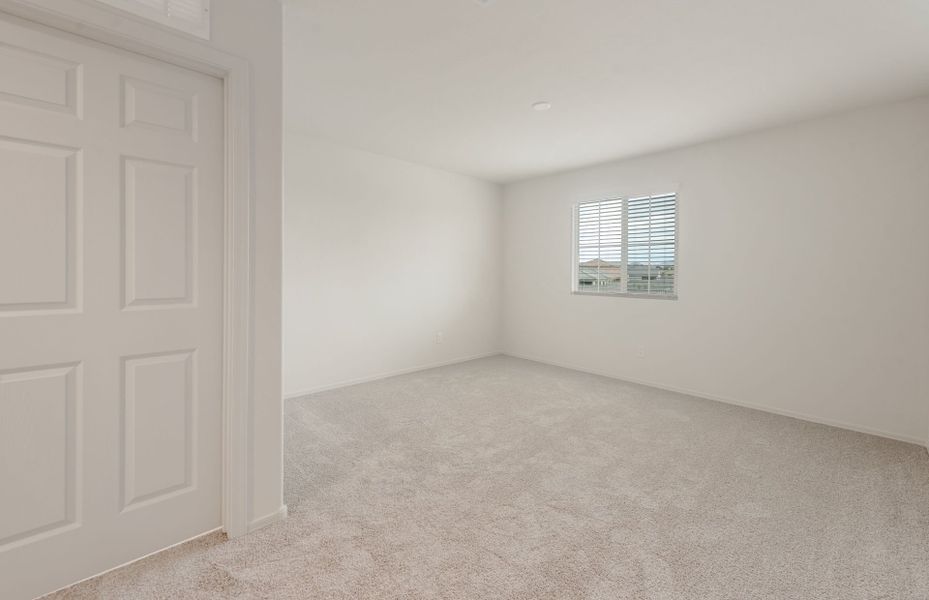 Spacious, unfurnished interior of a new home in El Rancho Santa Rosa, Maricopa (Image 14).