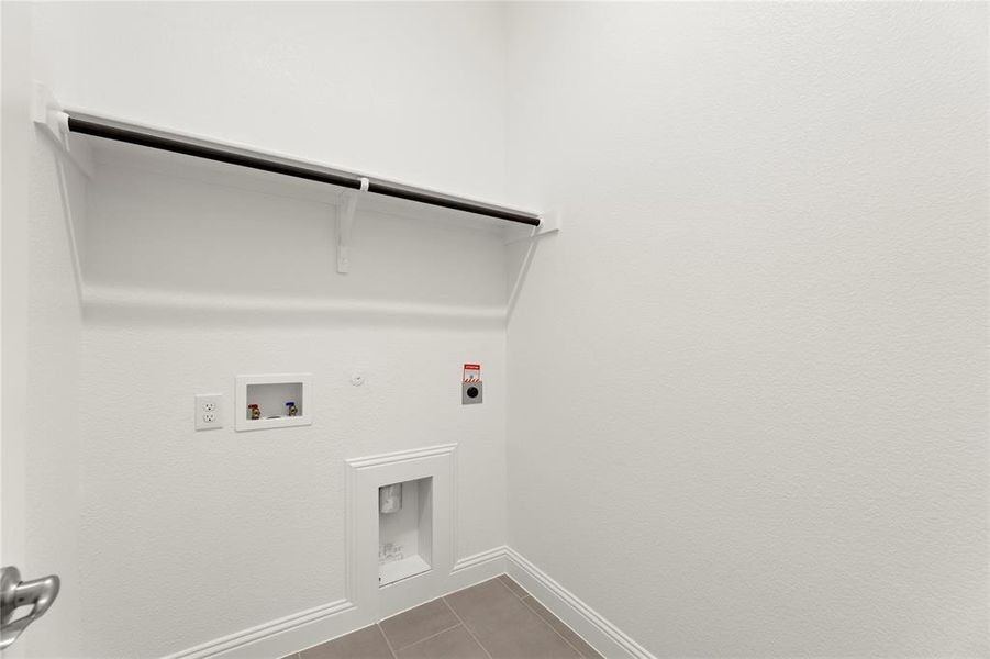 Spacious, unfurnished interior of a new home in Villas at Long Branch, Rowlett (Image 23).