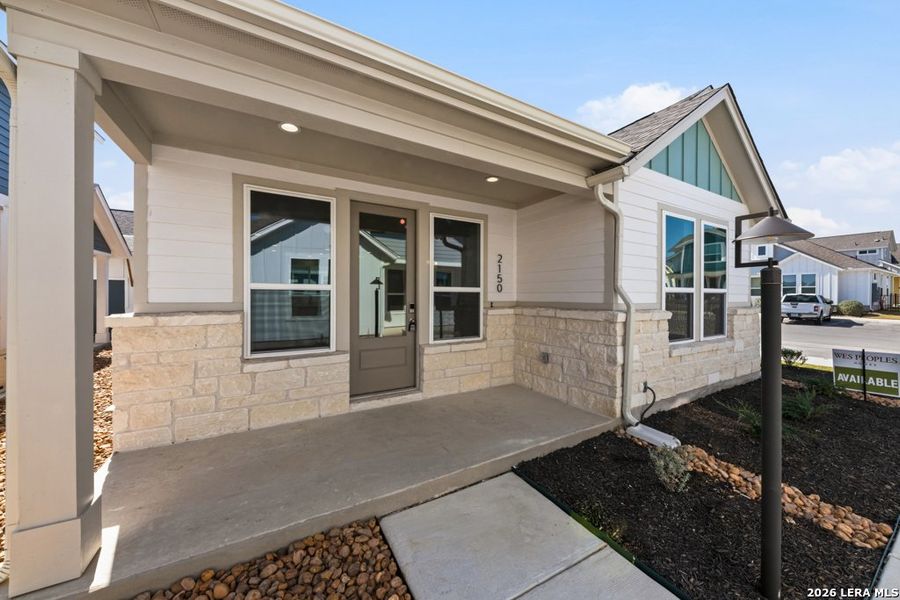 Exterior details and patio area of a home in , New Braunfels (Image 14).