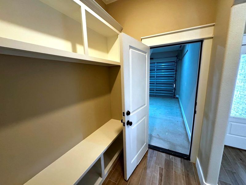 Spacious, unfurnished interior of a new home in , Beaumont (Image 13).
