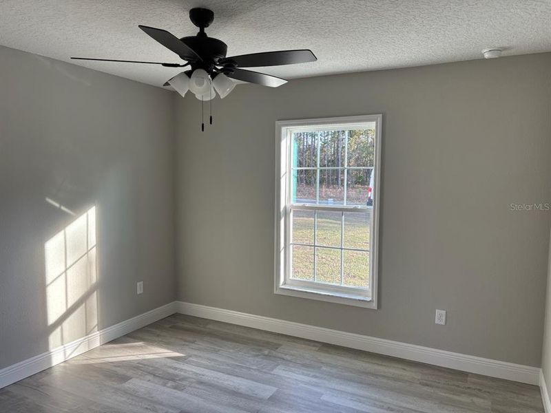 Spacious, unfurnished interior of a new home in , Citrus Springs (Image 30).