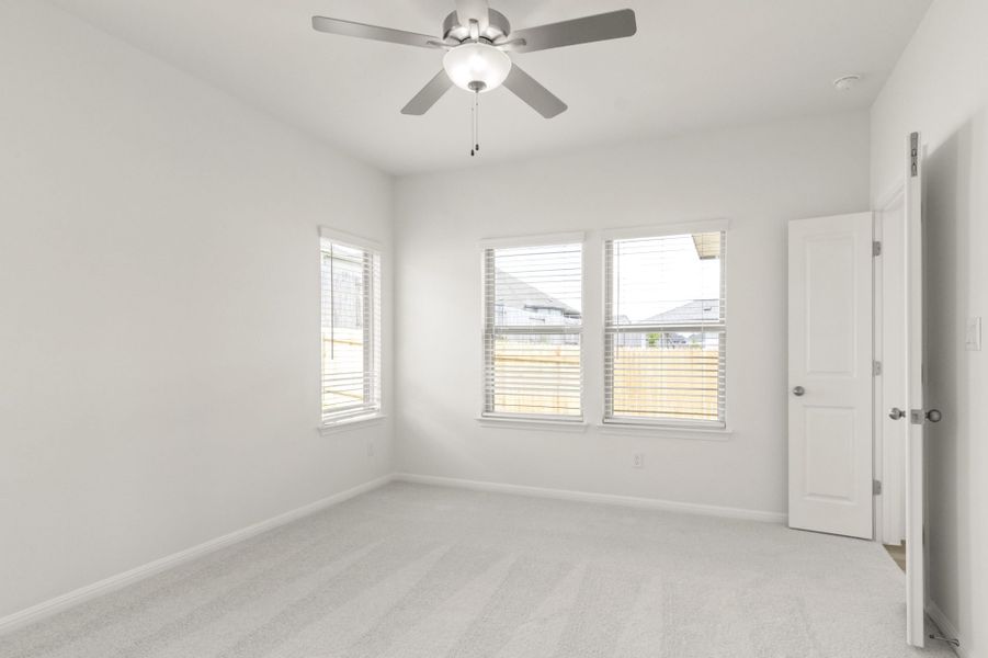 Spacious, unfurnished interior of a new home in Crosswinds, Kyle (Image 26).