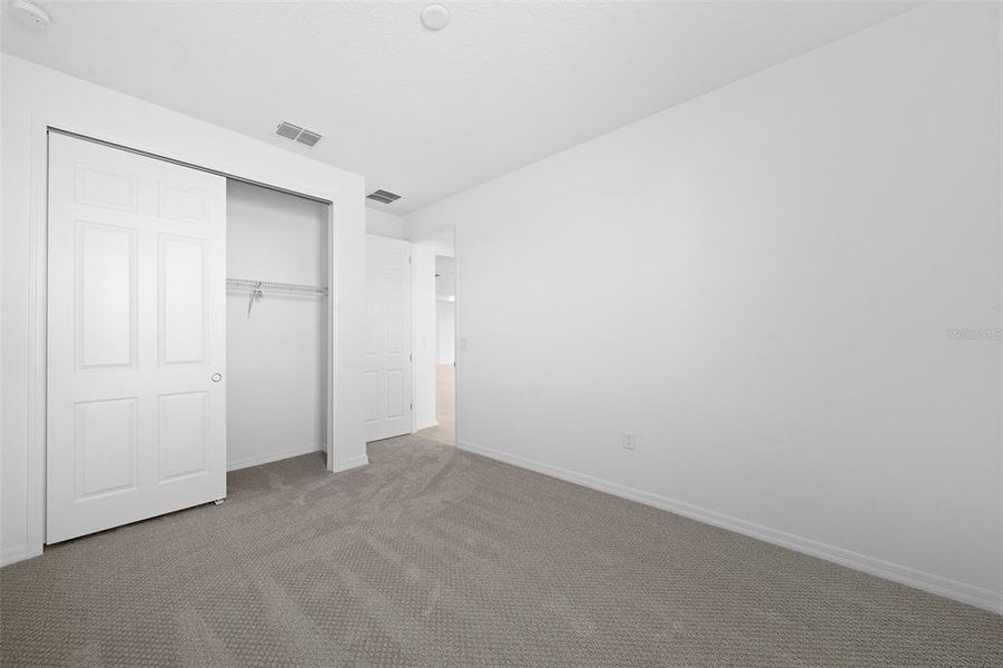 Spacious, unfurnished interior of a new home in , Ocala (Image 23).