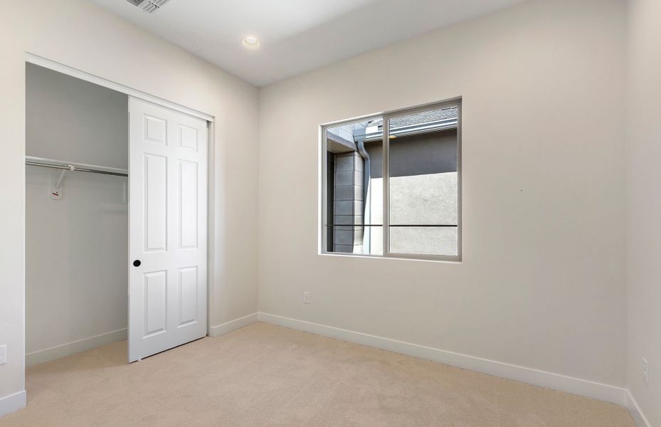 Spacious, unfurnished interior of a new home in Vistoso Canyon Estates, Oro Valley (Image 22).