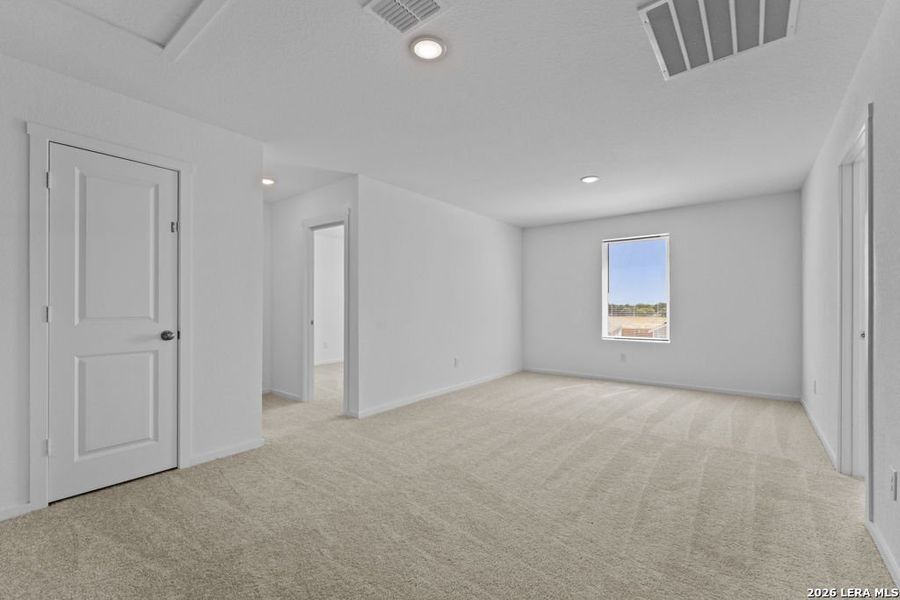 Spacious, unfurnished interior of a new home in Friendship Oaks, Fredericksburg (Image 16). Spacious, unfurnished interior of a new home in Friendship Oaks, Fredericksburg (Image 16).