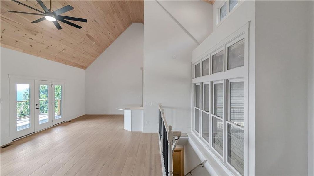 Spacious, unfurnished interior of a new home in , Jasper (Image 27).