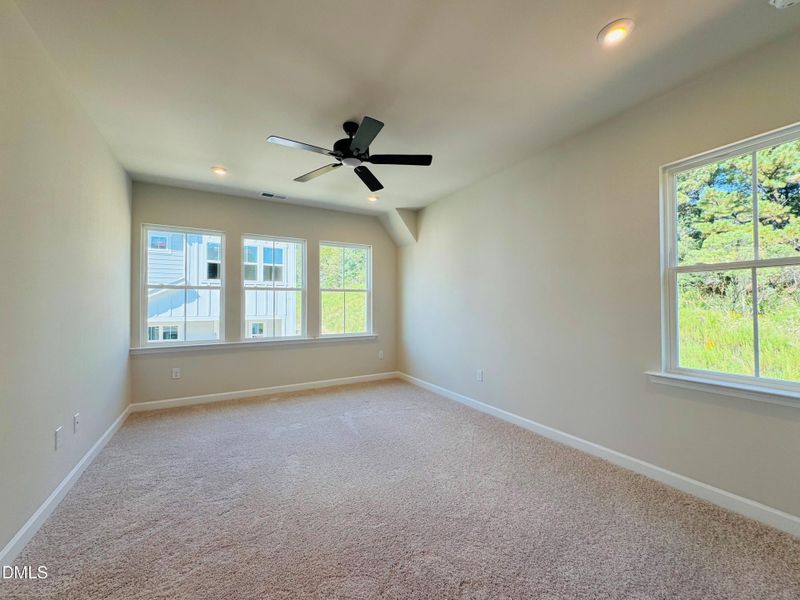 HVM105 primary bedroom