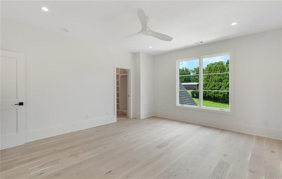 Spacious, unfurnished interior of a new home in , Alpharetta (Image 23).