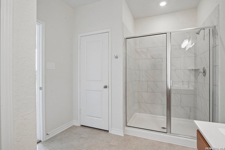 Furnished interior view inside a new home in Punta Verde, Converse (Image 7).