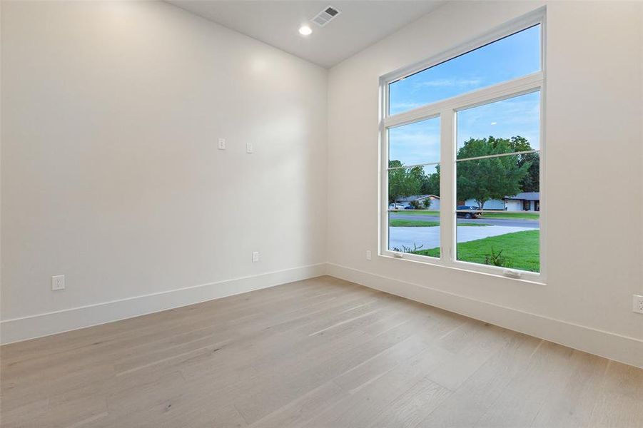 Spacious, unfurnished interior of a new home in , Dallas (Image 22). Spacious, unfurnished interior of a new home in , Dallas (Image 22).