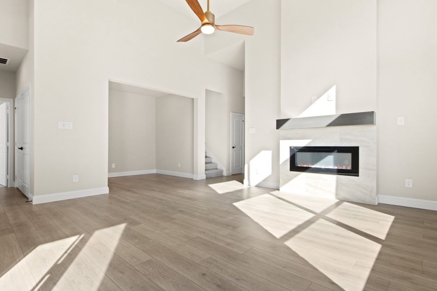 Spacious, unfurnished interior of a new home in Cottonwood Creek, Rowlett (Image 23). Spacious, unfurnished interior of a new home in Cottonwood Creek, Rowlett (Image 23).